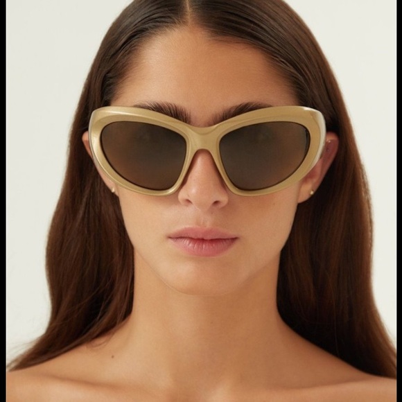 Excluded Balenciaga Sunglasses, New 395 - Picture 3 of 4